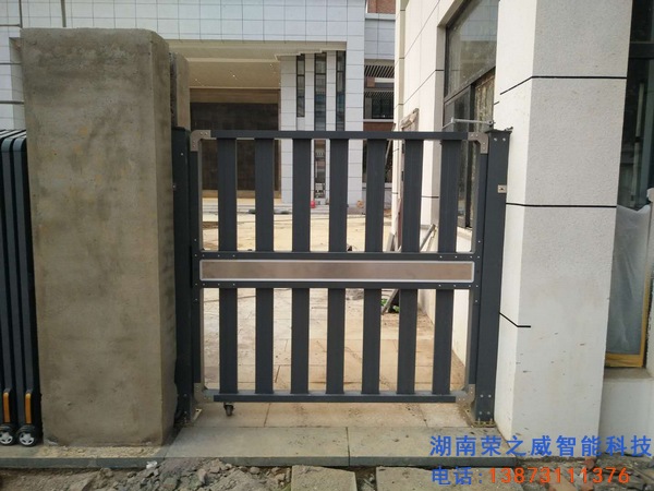 長(zhǎng)沙電動(dòng)伸縮門(mén)