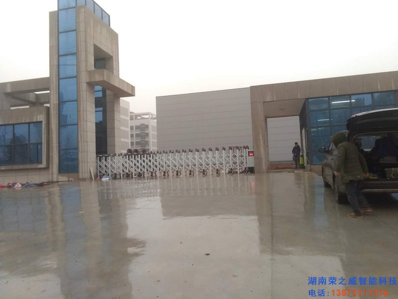 長沙伸縮門,長沙電動(dòng)門,長沙電動(dòng)伸縮門,長沙伸縮門,長沙電動(dòng)伸縮門廠